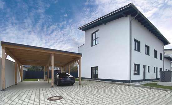 Carport - Reiheneckhaus in 84478 Waldkraiburg mit 150m² kaufen