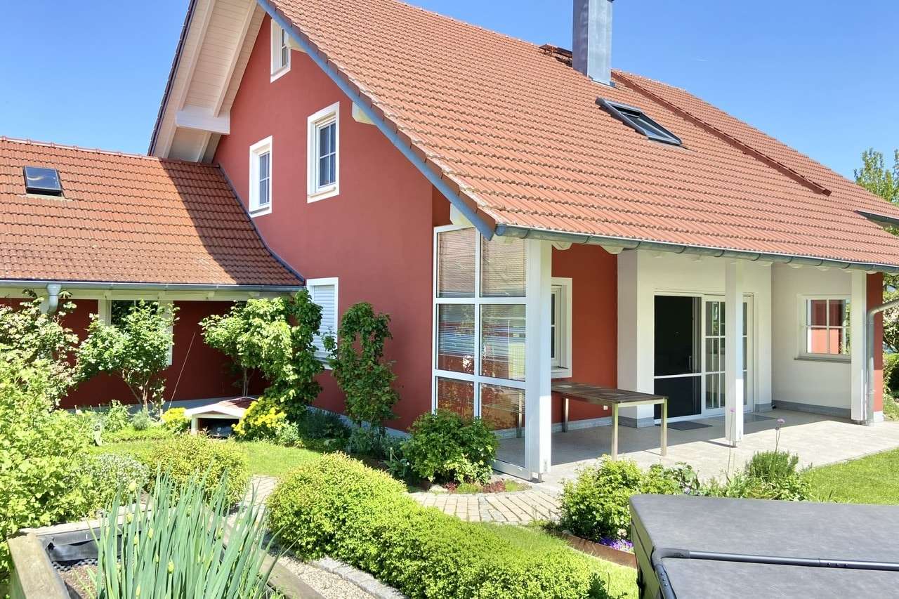 Blick von Südwesten - Einfamilienhaus in 84562 Mettenheim mit 155m² kaufen