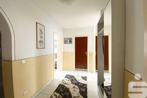 Flur - Etagenwohnung in 84503 Altötting mit 74m² kaufen