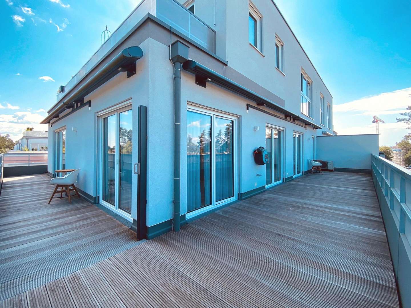 umlaufende Terrasse - Etagenwohnung in 84478 Waldkraiburg mit 114m² kaufen