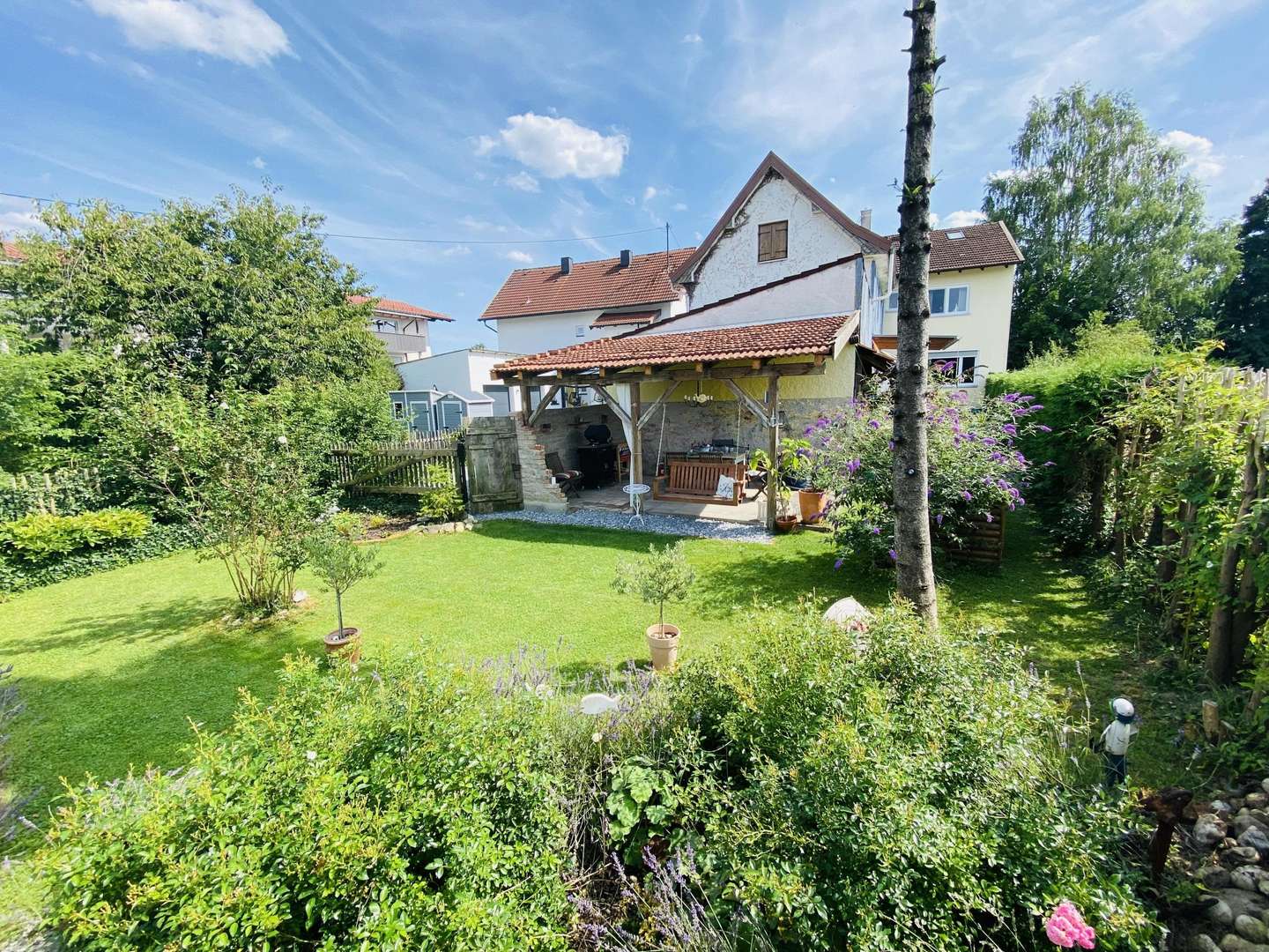 Hausansicht vom Garten - Mehrfamilienhaus in 84539 Ampfing mit 180m² kaufen