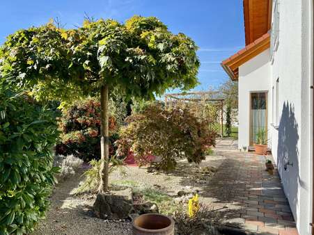 Garten zur Terrasse - Einfamilienhaus in 84561 Mehring mit 138m² kaufen