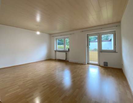 Wohnzimmer - Erdgeschosswohnung in 84478 Waldkraiburg mit 85m² kaufen