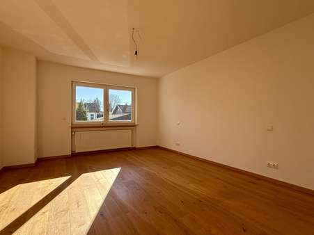 Schlafzimmer - Etagenwohnung in 83624 Otterfing mit 73m² kaufen