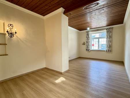 Wohnzimmer EG - Einfamilienhaus in 83714 Miesbach mit 114m² kaufen