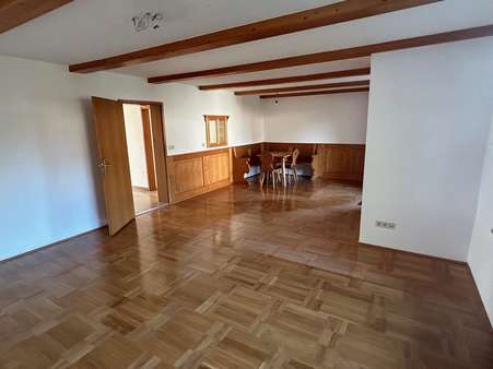 Wohnzimmer - Reihenmittelhaus in 83607 Holzkirchen mit 132m² kaufen