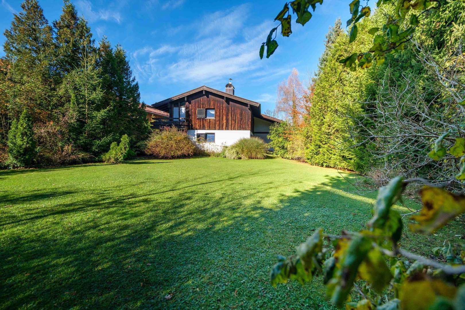 Außenansicht Außenansicht - Einfamilienhaus in 83734 Hausham mit 130m² kaufen