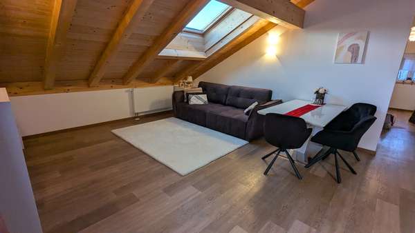 Wohn-/Essbereich - Dachgeschosswohnung in 83624 Otterfing mit 62m² kaufen