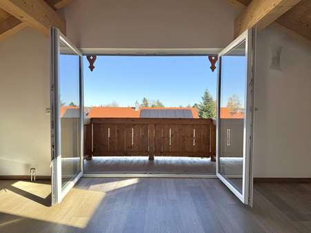 Wohnraum Wohnraum - Dachgeschosswohnung in 83624 Otterfing mit 62m² kaufen