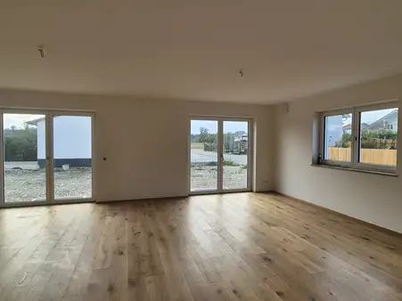 Große, moderne Neubau-DHH mit sehr guter Ausstattung und viel Platz!