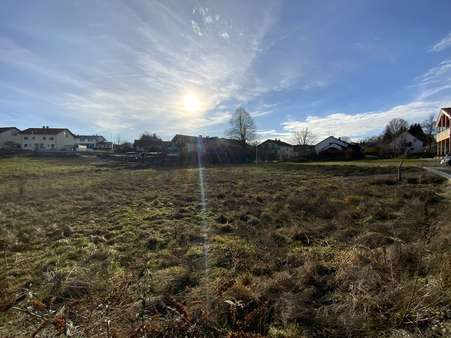Blick Richtung Westen - Grundstück in 84424 Isen mit 1719m² kaufen