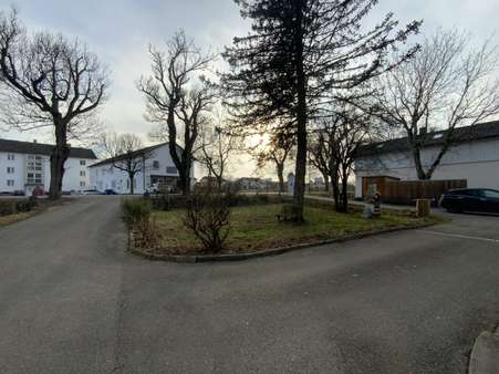 Blick Richtung Bahnhofstr. - Grundstück in 83512 Reitmehring mit 1626m² kaufen