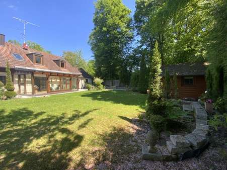 Garten mit Natursteinen... - Einfamilienhaus in 85469 Walpertskirchen mit 188m² kaufen