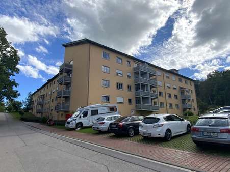 Blick auf die Wohnanlage - Etagenwohnung in 83512 Wasserburg mit 72m² kaufen