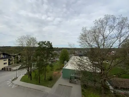 Ein erhabenes Gefühl mit Blick auf die Altstadt - Solide 3-Zi.-Maisonette-Wohnung mit TG-Stellplatz