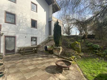 Terrasse - Mehrfamilienhaus in 83539 Pfaffing mit 367m² kaufen