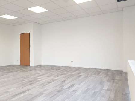 Eckbüro - Büro in 83128 Halfing mit 200m² mieten