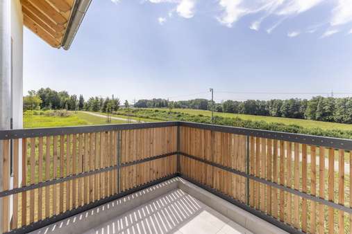 Ausblick Balkon - Etagenwohnung in 85570 Ottenhofen mit 91m² mieten