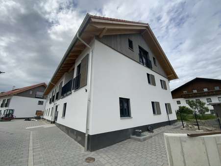 Hausansicht Hausansicht - Etagenwohnung in 83549 Eiselfing mit 57m² mieten