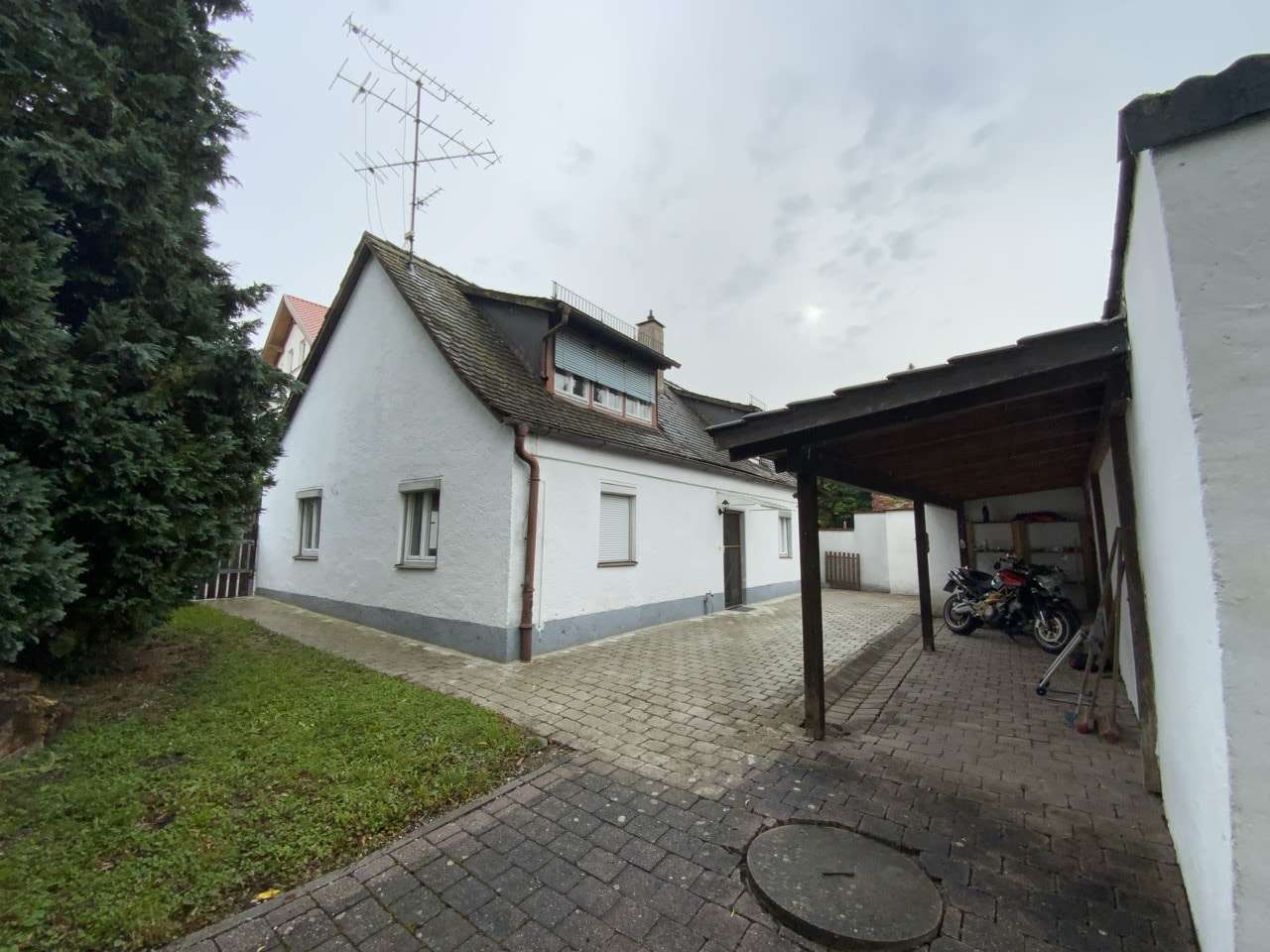 Ansicht Haus - Einfamilienhaus in 84036 Landshut mit 110m² kaufen
