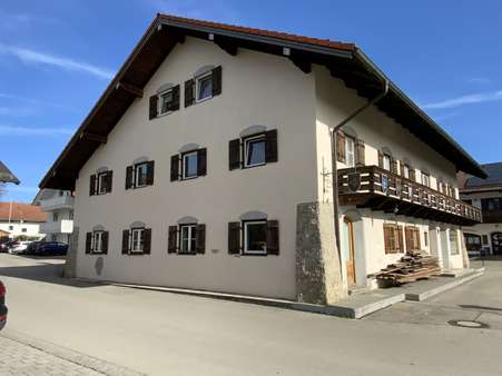 Westhausansicht - Mehrfamilienhaus in 83544 Albaching mit 465m² kaufen