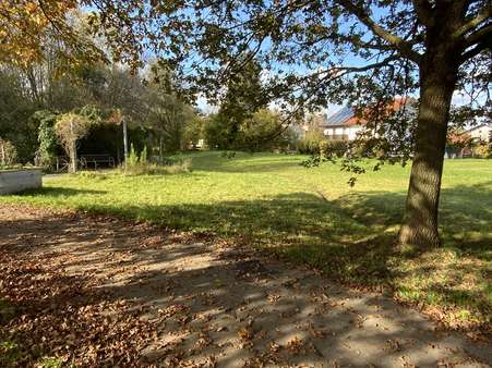 Blick zum Grundstück - Grundstück in 84424 Isen mit 1603m² kaufen