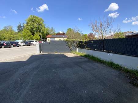 Stellplätze direkt vor d. Haus - Dachgeschosswohnung in 83527 Haag mit 84m² kaufen
