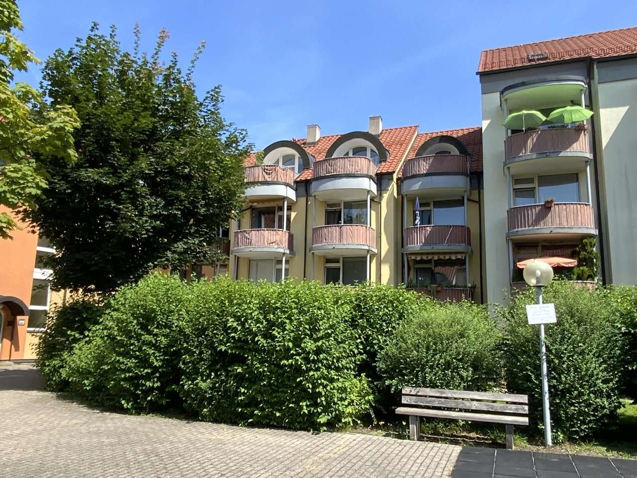 Blick auf den Balkon - Etagenwohnung in 83022 Rosenheim mit 33m² kaufen