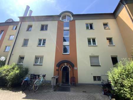 Hauseingang - Etagenwohnung in 83022 Rosenheim mit 33m² kaufen