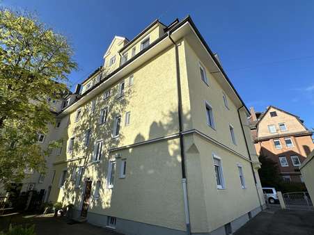 Außenansicht - Etagenwohnung in 86157 Augsburg mit 77m² kaufen