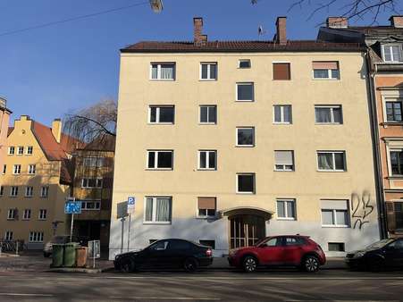 Hausansicht - Etagenwohnung in 86152 Augsburg mit 49m² kaufen