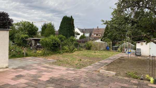 Gartenanteil - Dachgeschosswohnung in 86156 Augsburg mit 89m² mieten