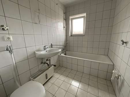 Badezimmer - Mehrfamilienhaus in 86179 Augsburg mit 827m² als Kapitalanlage kaufen