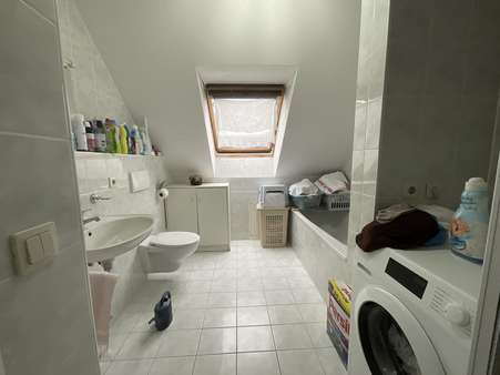 Bad mit Fenster - Maisonette-Wohnung in 89312 Günzburg mit 79m² kaufen