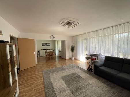 Wohnbereich - Erdgeschosswohnung in 86163 Augsburg mit 121m² kaufen