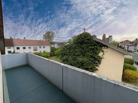 Balkon - Dachgeschosswohnung in 86368 Gersthofen mit 65m² kaufen