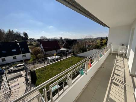 Balkon mit Ausblick Balkon mit Ausblick - Zweifamilienhaus in 86420 Diedorf mit 193m² kaufen