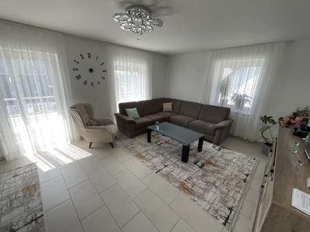 Wohnzimmer OG Wohnzimmer OG - Zweifamilienhaus in 86420 Diedorf mit 193m² kaufen