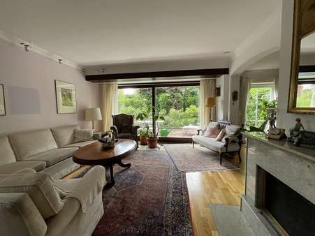 Wohnzimmer - Doppelhaushälfte in 81247 München mit 135m² kaufen