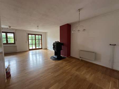 Wohnzimmer - Reihenmittelhaus in 86343 Königsbrunn mit 125m² kaufen