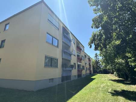 Hausansicht - Etagenwohnung in 86179 Augsburg mit 76m² kaufen