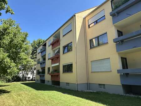 Hausansicht - Etagenwohnung in 86179 Augsburg mit 76m² kaufen