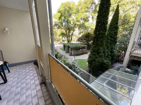 Ausblick Balkon - Etagenwohnung in 86153 Augsburg mit 87m² kaufen