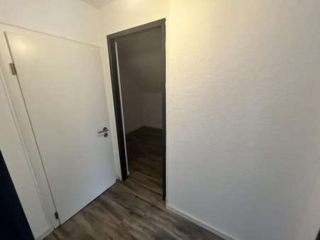 Flur - Dachgeschosswohnung in 86356 Neusäß mit 35m² mieten