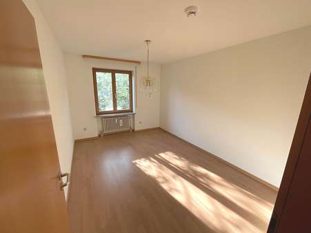 Kinderzimmer - Etagenwohnung in 86179 Augsburg mit 77m² mieten