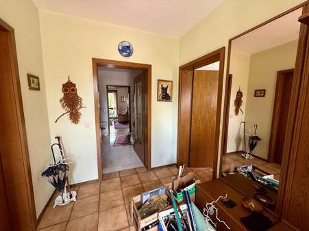 Windfang im Erdgeschoss - Doppelhaushälfte in 86438 Kissing mit 148m² kaufen