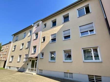 Hausansicht - Etagenwohnung in 86167 Augsburg mit 59m² kaufen