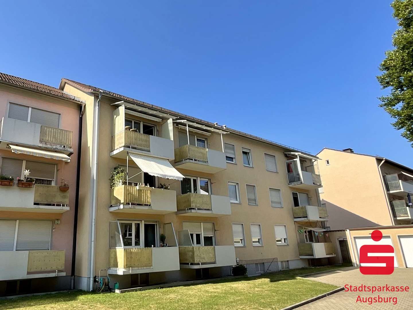 Hausansicht - Etagenwohnung in 86167 Augsburg mit 59m² kaufen