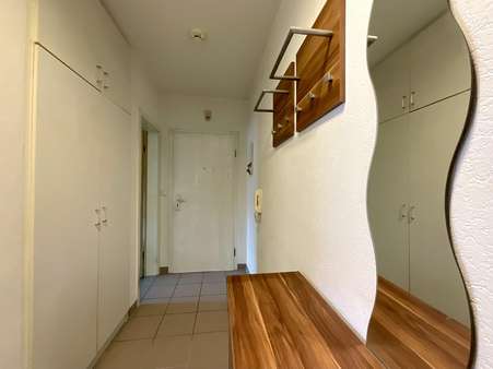 Flur - Etagenwohnung in 86167 Augsburg mit 59m² kaufen