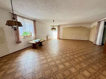 Wohnzimmer - Einfamilienhaus in 86438 Kissing mit 226m² kaufen